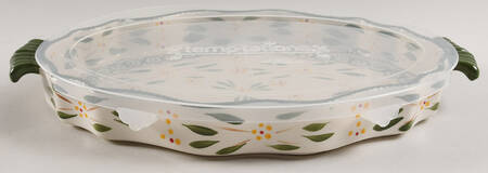 Old World Green 14" Oval Scalloped Baker & Plastic Lid