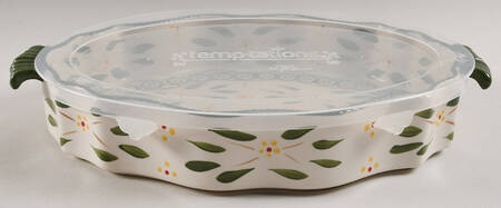 Old World Green 14" Oval Scalloped Baker & Plastic Lid