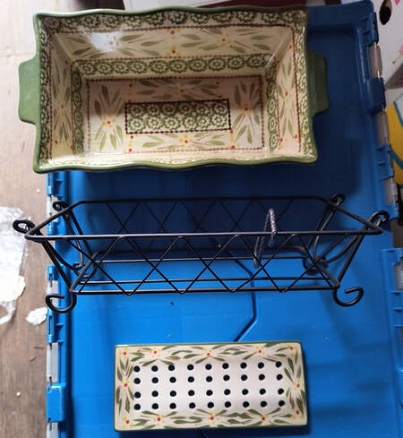 Old World Green Loaf Pan with Drip Tray & Metal Stand Set