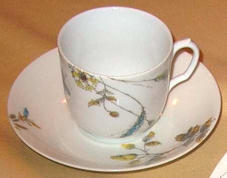 TRV704 Flat Cup & Saucer Set