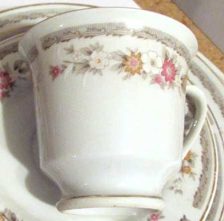 TRS19 Footed Cup