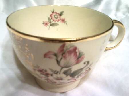 TST991 Footed Cup