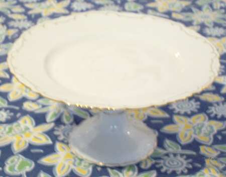 THU425 Footed Cake Plate