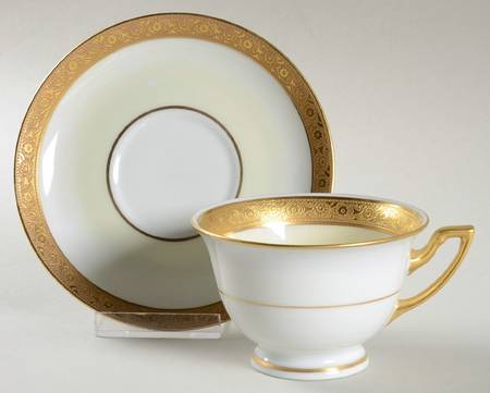 THO485 Footed Cup & Saucer Set