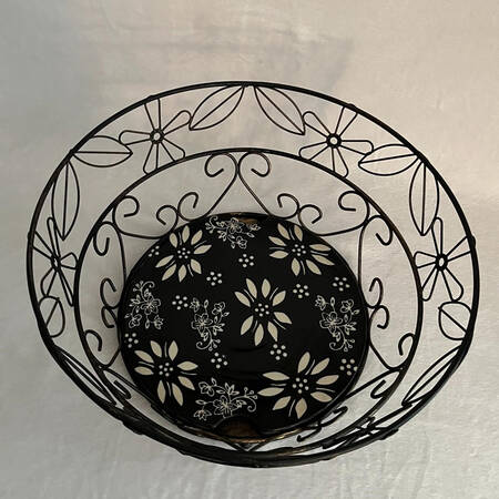 Classic Black Wire Basket with 8" Ceramic Trivet