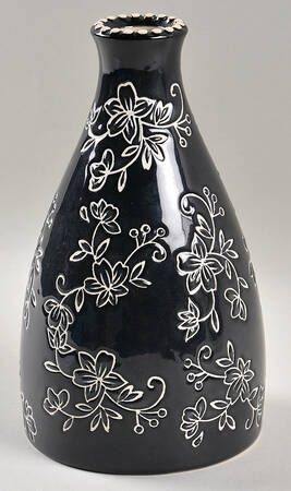 Floral Lace Black 7" Bud Vase