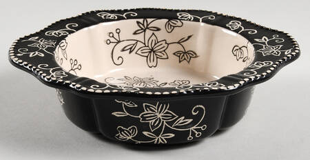 Floral Lace Black 7" Round Baker
