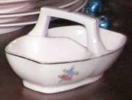 20219 Twin Salt Dip W/Center Handle