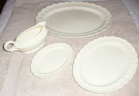Garland Cream Gravy Boat & Underplate