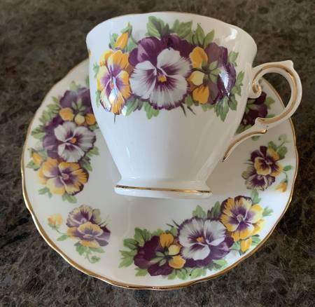 C9649 Footed Cup & Saucer Set
