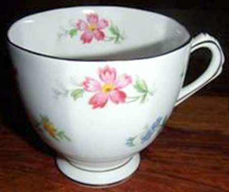 D1783 Footed Cup