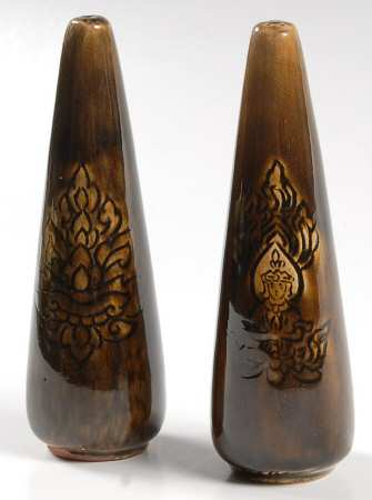 TLD1 Salt & Pepper Set by Thai Celadon