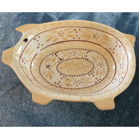 Old World Cream 10" Figural Serving Bowl