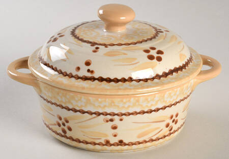 Old World Cream 10 Oz Individual Casserole & Lid