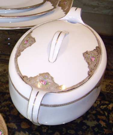 TIR607 Tureen &  Lid