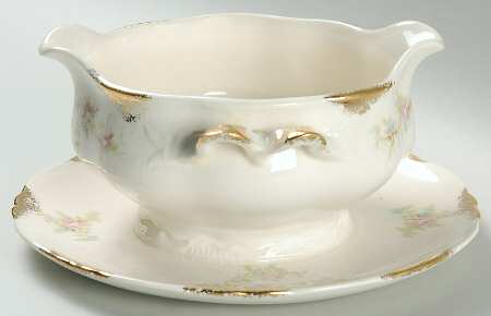 TST764 Gravy Boat with Attached Underplate