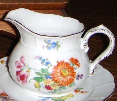 6923 Creamer