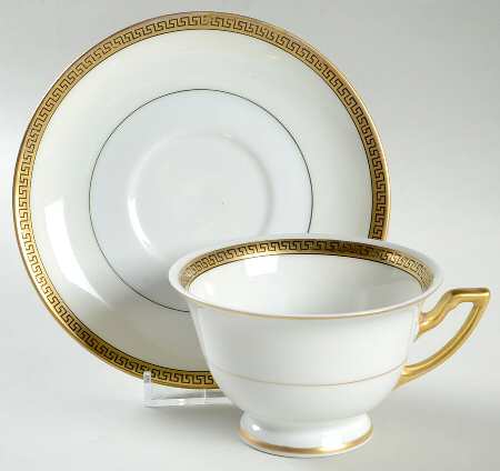 THO526 Footed Cup & Saucer Set