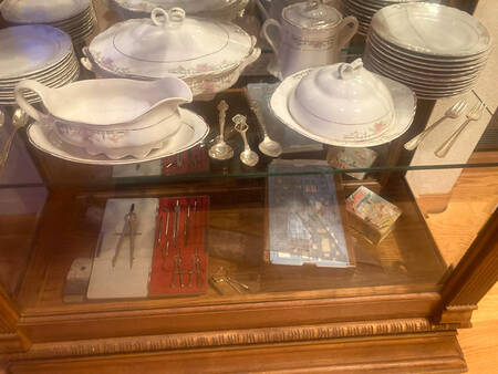 TST1029 Gravy Boat & Underplate