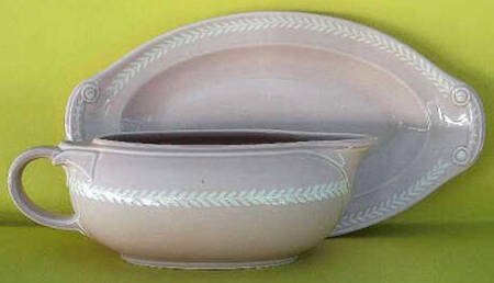 TST1033 Gravy Boat & Underplate