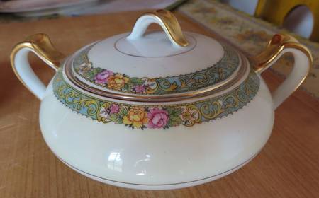 THU464 Sugar Bowl & Lid