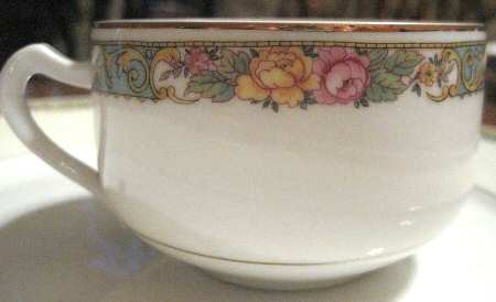 THU464 Footed Cup