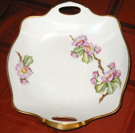 TIR631 8" Handled Square Bon Bon