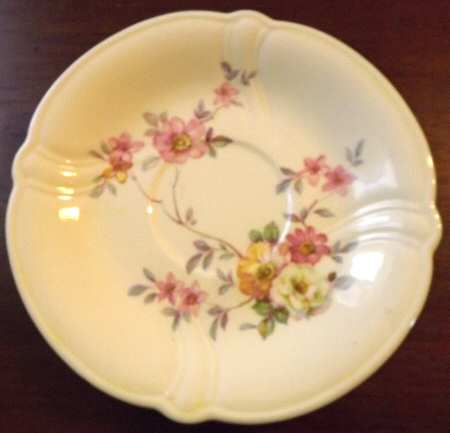 TST1036 Saucer