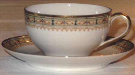 TRV787 Flat Cup & Saucer Set