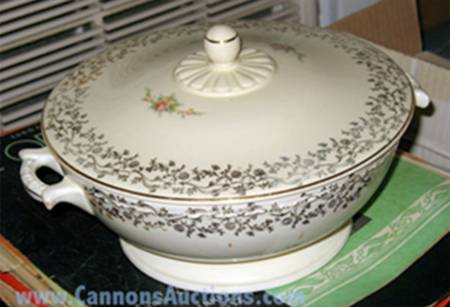 TST1057 Round Covered Vegetable