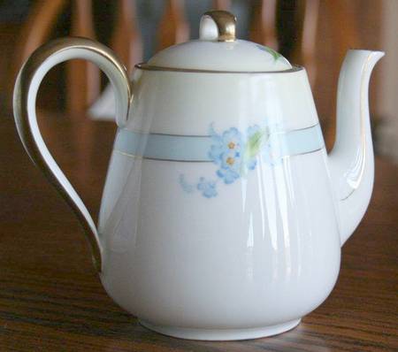 3690 Teapot & Lid