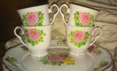 TIE85 Footed Cup