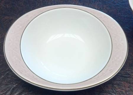 TST1060 8" Oval Vegetable Bowl