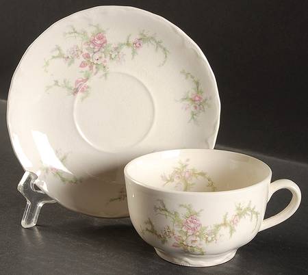 TST1061 Footed Cup & Saucer Set