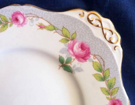 C8709 Square Handled Cake Plate