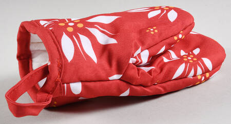 Old World Red Mini Cloth Oven Mitt by Temp-Tations