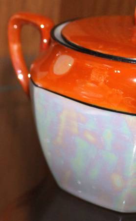 TIL39 Sugar Bowl & Lid