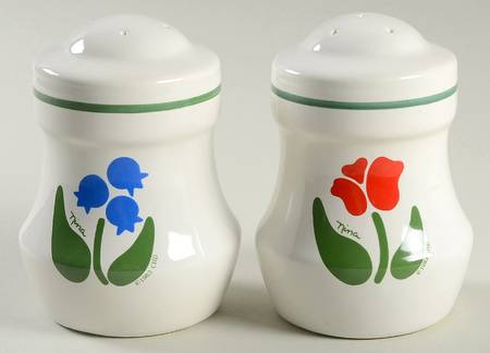 Nina Salt & Pepper Set