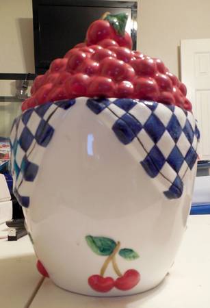 TIE87 Cookie Jar & Lid