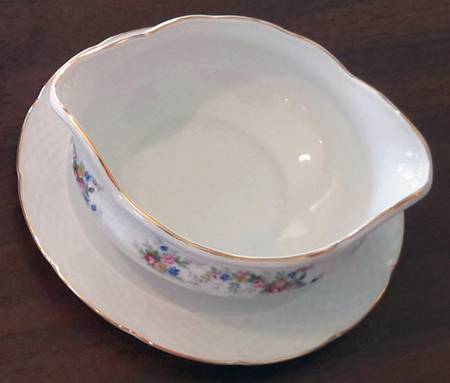 THU502 Gravy Boat with Attached Underplate