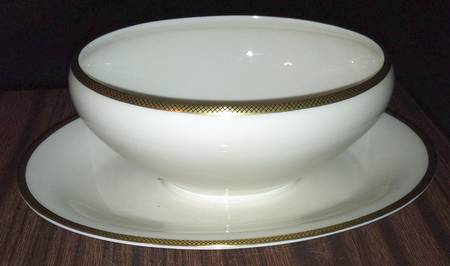 3322 Gravy Boat with Attached Underplate