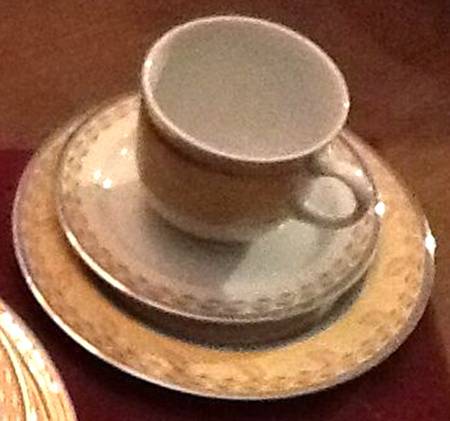 THU476 Flat Cup & Saucer Set