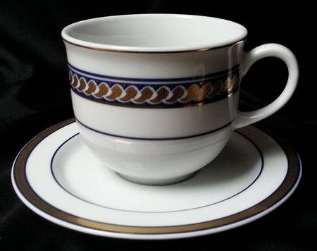 THU515 Footed Cup & Saucer Set