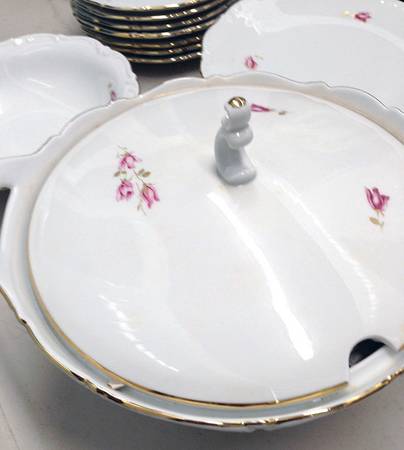 TIR682 Tureen &  Lid