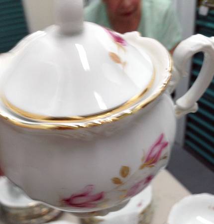 TIR682 Sugar Bowl & Lid