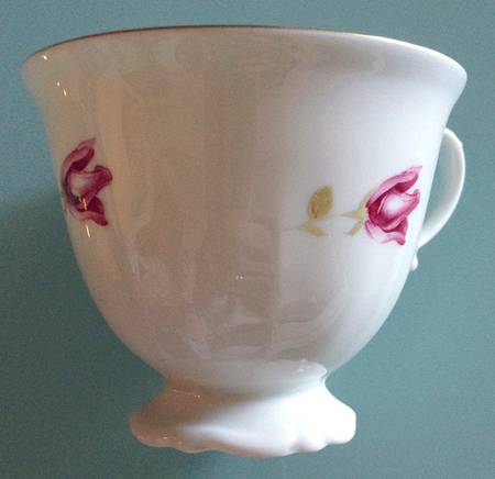 TIR682 Footed Cup
