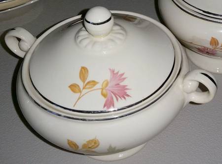 TST1096 Sugar Bowl & Lid