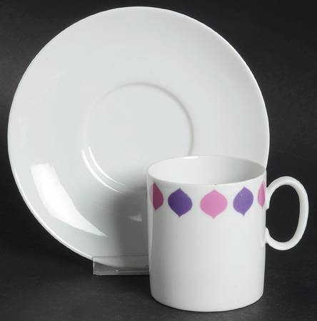 THO582 Flat Cup & Saucer Set