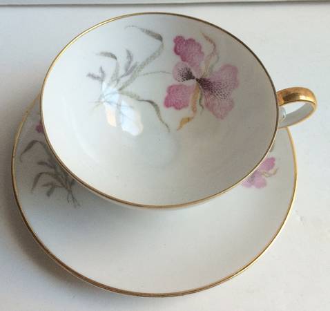 3892 Footed Cup & Saucer Set