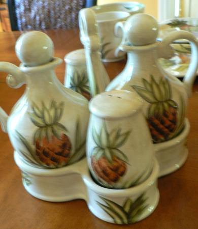 Maui 5-Piece Condiment Set (V&O, S&P, Tray)